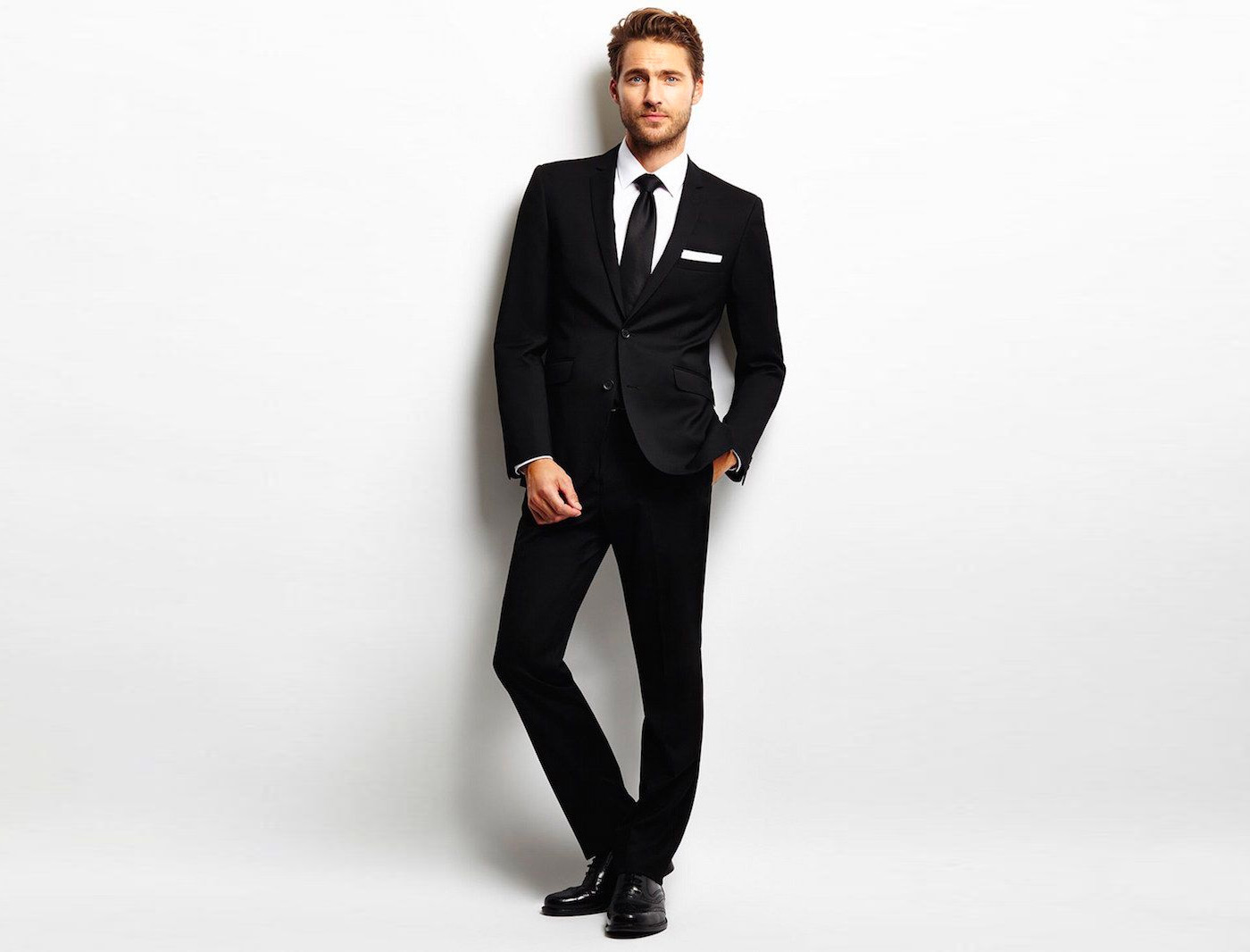 6 Best Black Suit Combinations for Parties