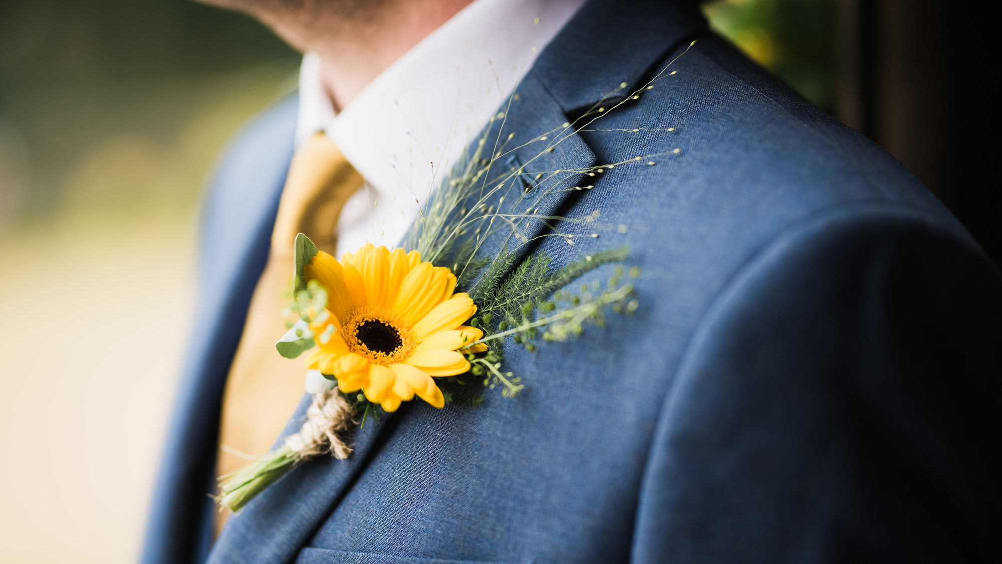 history of corsages and boutonnieres