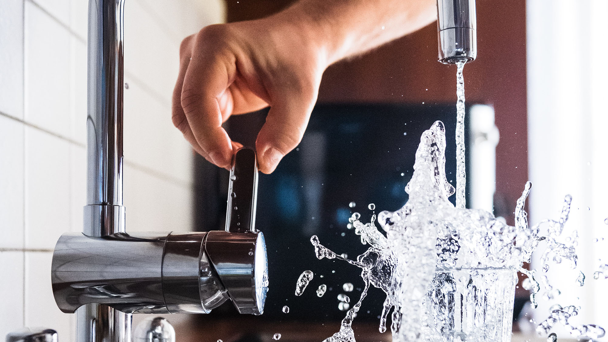 You Should Call A Plumber If You Notice These 7 Signs Of A Plumbing Disaster