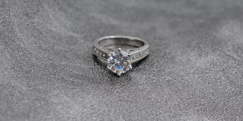 remove diamond from diamond ring